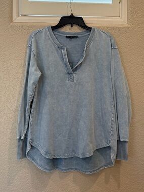 Jane & Delancey Washed Light Blue Long Sleeve Pullover
